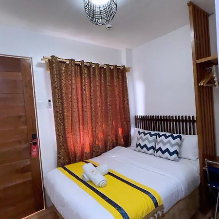 Mactan Hostel Lapu-Lapu City Exteriör bild
